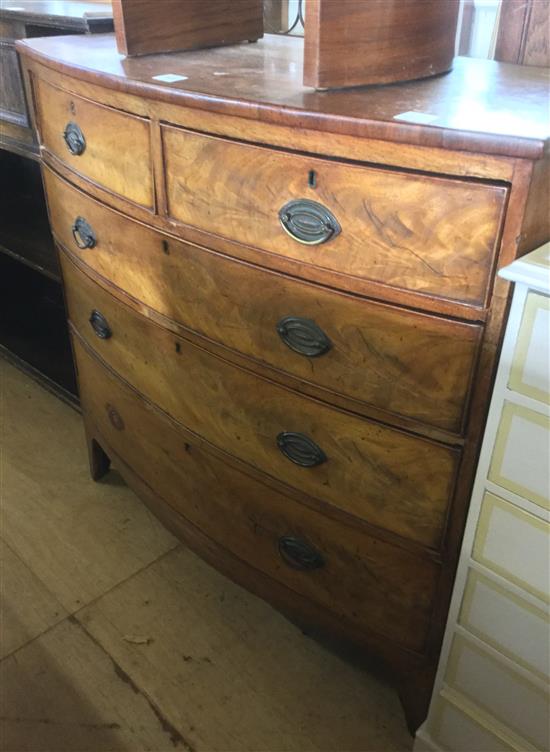 Regency mahogany bow front chest of drawers(-)